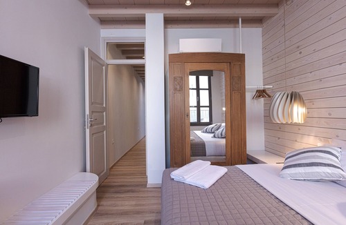 Old Town Rethymnon House | V77 Seafront Leto Suite with roof top hot tub.