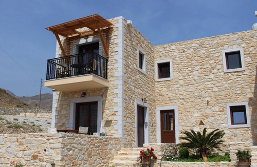Lentas Apartment | Vacation studios built of natural stone in a peaceful, breathtaking landscape!