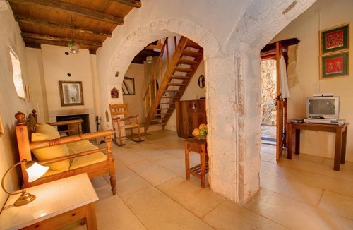 Vamos Villa | Vamos Villa Sleeps 2 Pool Air Con WiFi