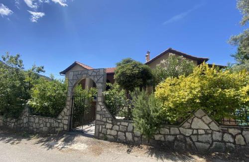 Vournikas House | Varagas Bliss