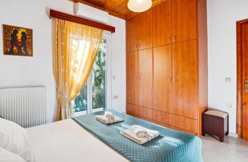 Vournikas House | Verani Residence Parking Balcony Playground