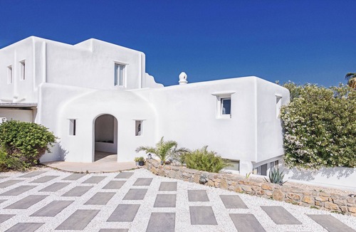 Kalafatis Villa | Vibhu Estate – 14 Suiten und Schlafzimmer