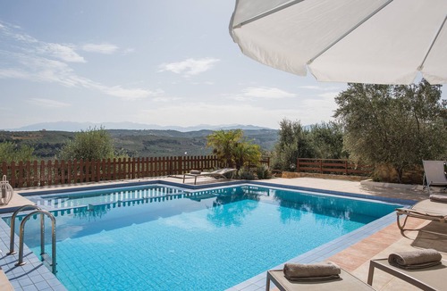Spilia Villa | Vila Hibiscus in Spilia Village with Heated Pool