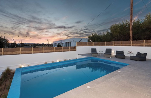 Zefiria House | Vilianna Milos