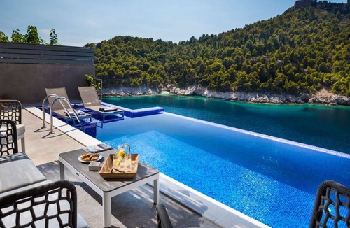 Frourion Villa | Villa ∙ 1 bedroom ∙ 4 guests
