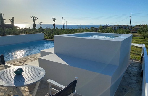 Pyrgos Villa | Villa 1 - Betty's Villas in Leventochori