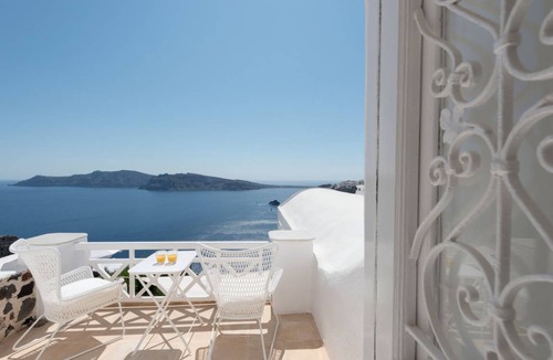 Oia Villa | Villa ∙ 3 bedrooms ∙ 8 guests