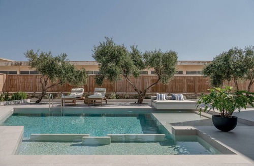 Tavronitis Villa | Villa ∙ 8 bedrooms ∙ 21 guests