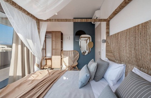 Tavronitis Villa | Villa ∙ 8 bedrooms ∙ 21 guests