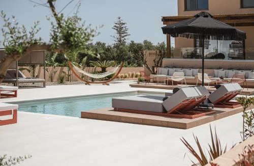 Agia Villa | Villa Agali - "Free" heated pool & 70m to Sea!