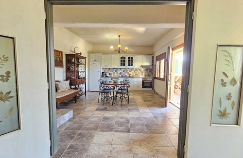 Pitsidia House | Villa Agapi, beautiful house for 4 Pers., shared pool, quiet in Pitsidia