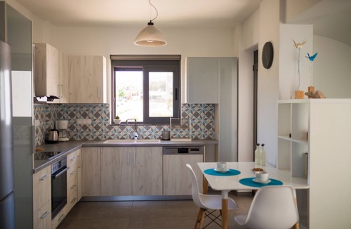 Adelianos Kampos Villa | Villa al Mare. By the beach with private sunbeds and sunshades!