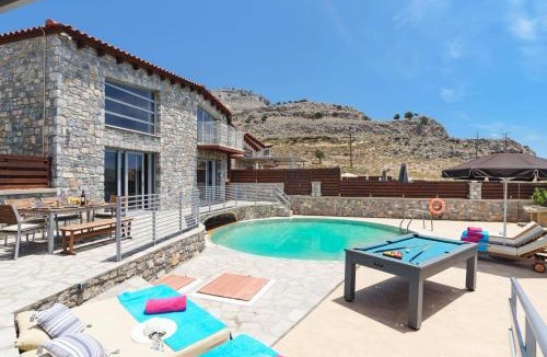 Lardos Villa | Villa Alcyone Seastone by Villa Plus