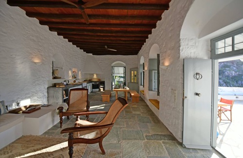 idhra House | Villa Alma - Large spacious house close to the port