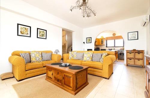 Gennadi Villa | Villa Alnika Acacia by Villa Plus