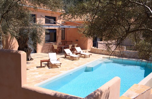 Sivota Villa | Villa Amoudia - Luxury Villa right on the beach with Private Pool