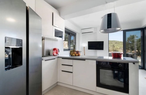 Kavallos Villa | Villa Andria - Five Bedroom Villa, Sleeps 10