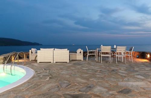 Koundouros Villa | Villa Anemos, Seaside with Breathtaking Views