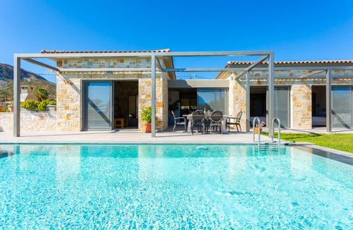 Kateleios Villa | Villa Angelos - Three Bedroom Villa, Sleeps 8