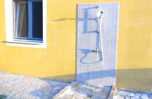 Agios Spyridon Corfu Apartment | Villa Annabell, holiday accommodation for 2 people with sea view.