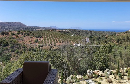 Monopari Villa | Villa Aphrodite, beautiful views, heated infinity pool, privacy!