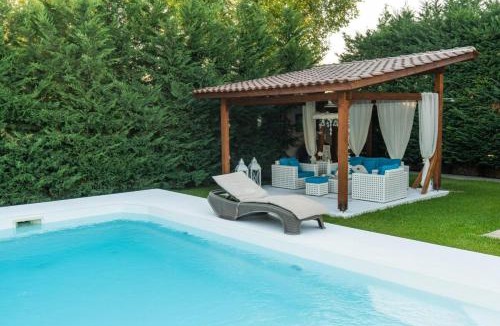 Molos-Agios Konstantinos Villa | Villa Aphrodite with Private Pool in Kamena Vourla