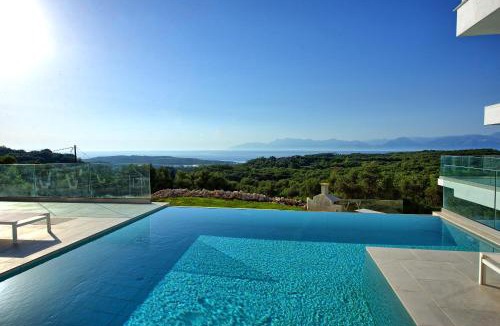 Agios Spyridon Corfu Villa | Villa Arete by PosarelliVillas