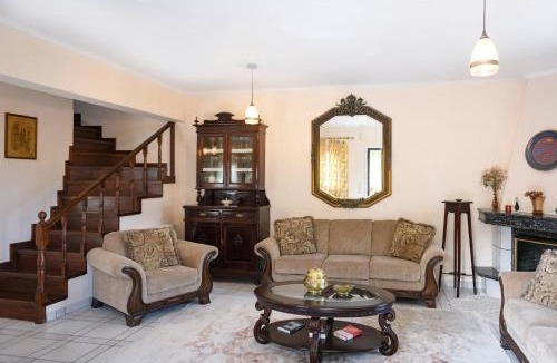 Corfu Town Villa | Villa Armeni by CorfuEscapes