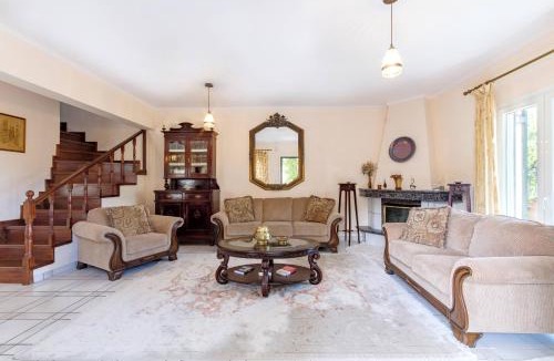 Corfu Town Villa | Villa Armeni by CorfuEscapes