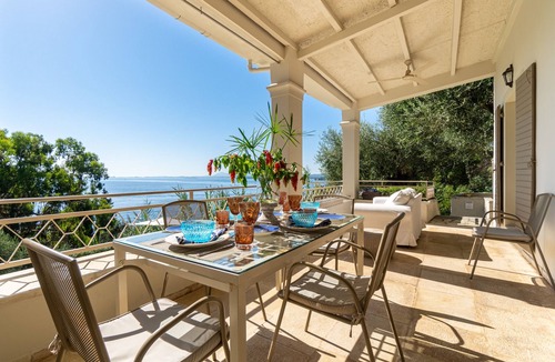 Petaleia Villa | Villa "Armonia" with Sea View, Pool & Wi-Fi