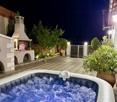 Gortyna Villa | Villa Asterousia with Heated Jacuzzi, BBQ & Lounge