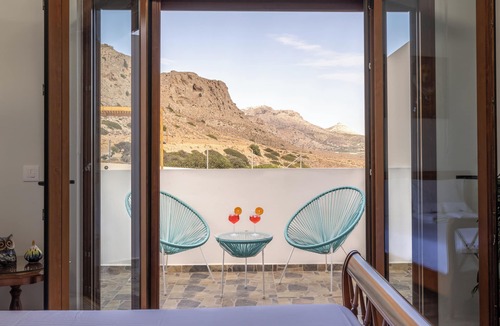 Pefki Villa | Villa Atalandia, a Cretan Oasis of Rest and Light.