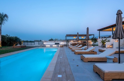 Gerani Villa | Villa Aviana