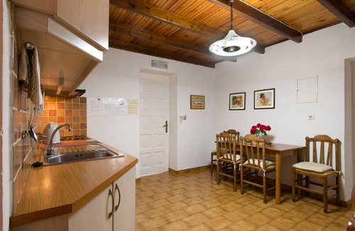 Petaleia Villa | Villa Bacchus