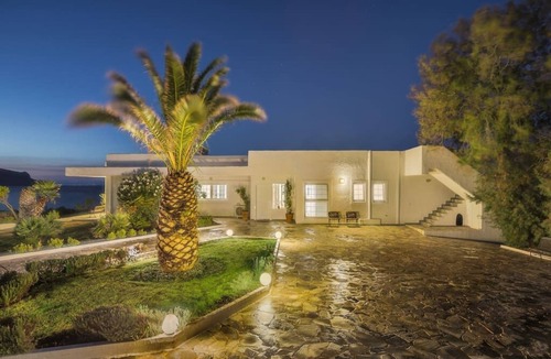 Ormos Agiou Ioannou Villa | Villa Bianca Summary: