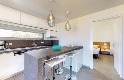 Kato Stalos House | Villa Bliss-Seaview near Agia Marina 2BD 2BA 5PL