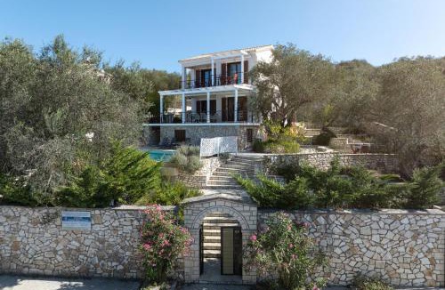 Ieromonachos Villa | VILLA BOUGARINI Haven Family Villa Rock pool oasis