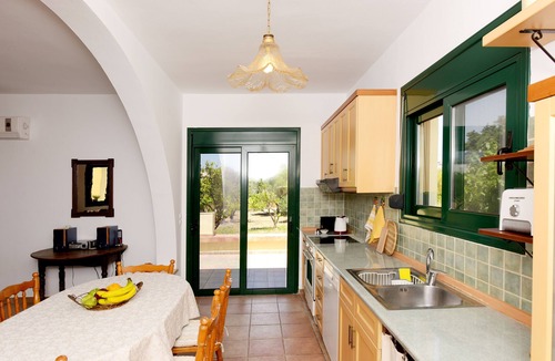 Gennadi Villa | Villa by the sea in Gennadi