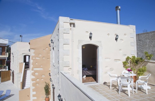 Kirianna Villa | Villa Cardia an old mansion close to the sea, downtown Rethimno and Arkadi