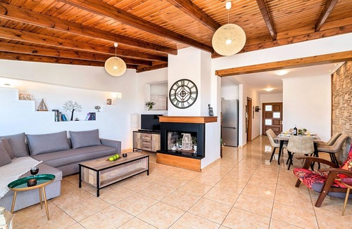 Vathi House | Villa Carolina Privater Pool by Interhome