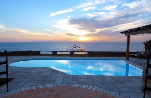 Kea Villa | Villa Casa Bianca on the waterfront, one minute walk to a small sandy beach