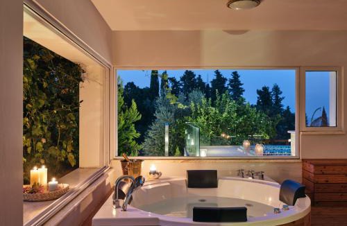 Kypseli Villa | Villa Castelletto heated pool jacuzzi