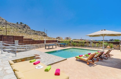 Lardos Villa | Villa Chloe Seastone by Villa Plus