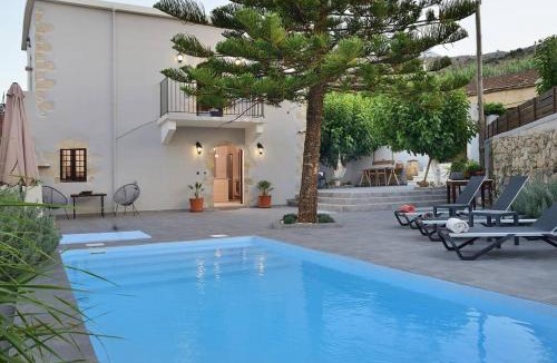 Tzitzifes Villa | Villa Christini a luxury villa with amazing views