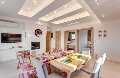 Hersonissos Centre Villa | Villa Chrysa by Villa Plus
