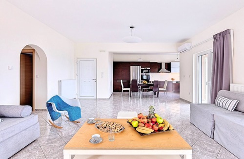 Kournas Villa | Villa di Giorgio Heated Pool