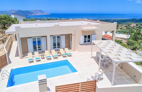 Kournas Villa | Villa di Giorgio Heated Pool