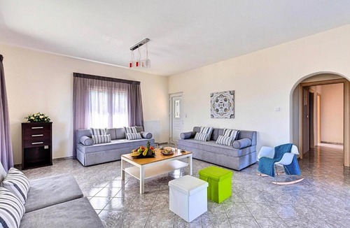 Kournas House | Villa di Giorgio Heated Pool