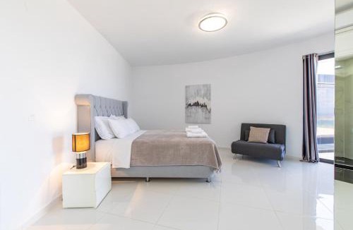 Zerviana Villa | Villa Dione Palace