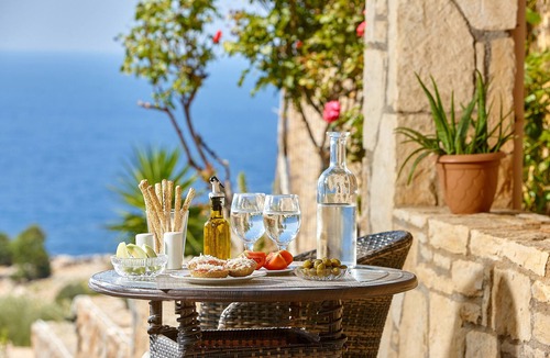 Drosia Villa | Villa Dioni - Only 600m from the beach